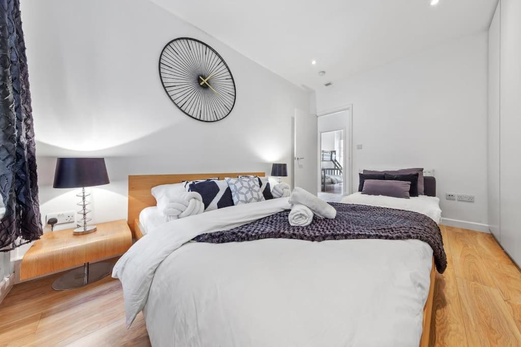 3 Bedroom Flat In Haymarket London Sleeps 14 Hy1 エクステリア 写真