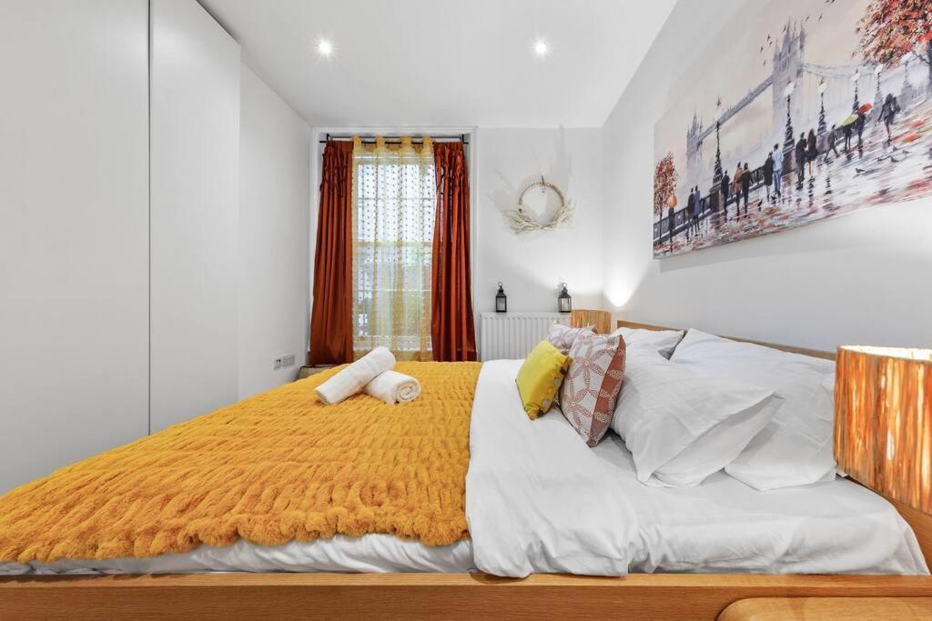 3 Bedroom Flat In Haymarket London Sleeps 14 Hy1 エクステリア 写真